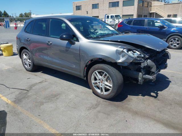  Salvage Porsche Cayenne