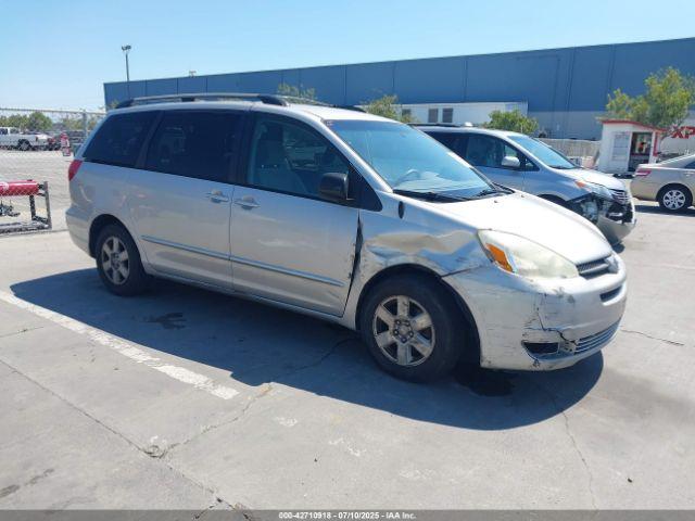  Salvage Toyota Sienna