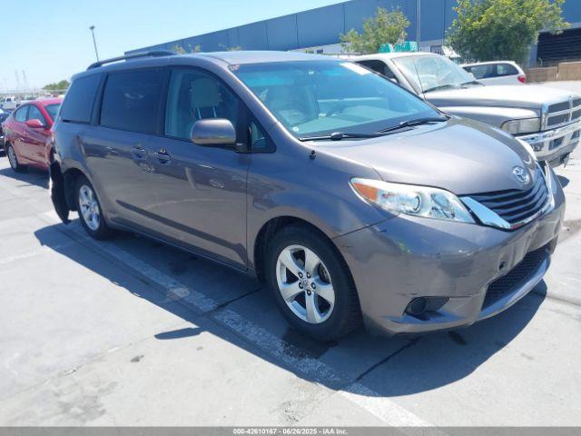  Salvage Toyota Sienna