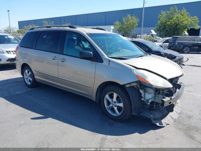  Salvage Toyota Sienna