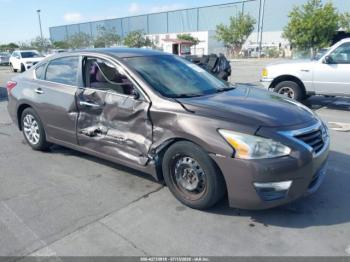  Salvage Nissan Altima