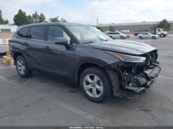  Salvage Toyota Highlander