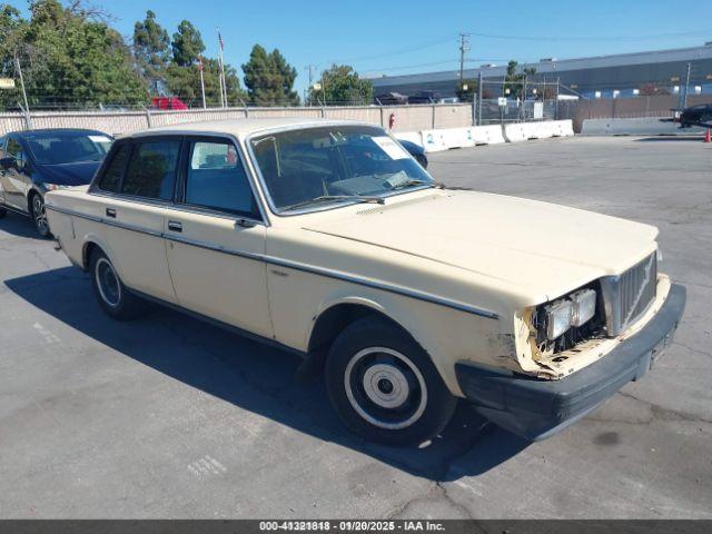  Salvage Volvo 244