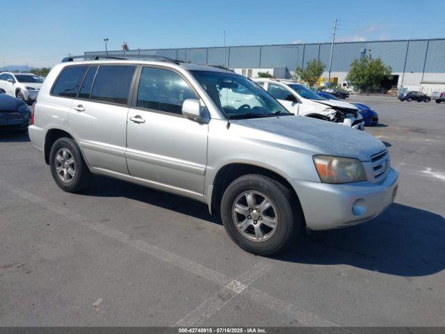  Salvage Toyota Highlander