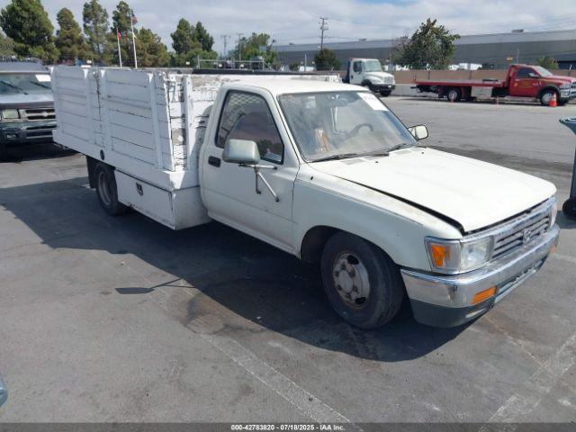  Salvage Toyota Pickup