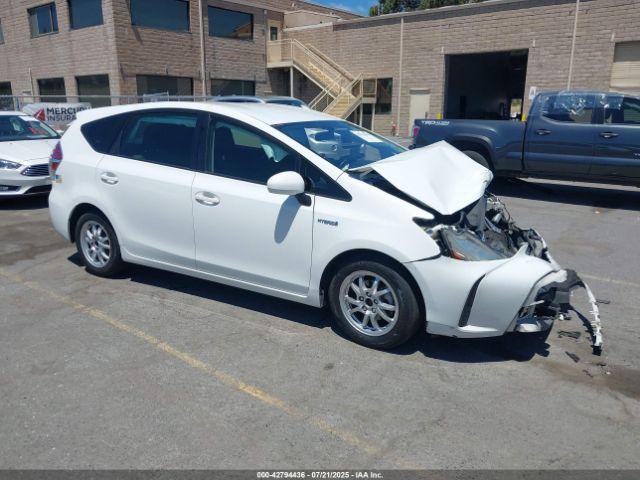  Salvage Toyota Prius v