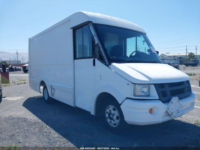  Salvage Isuzu Npr
