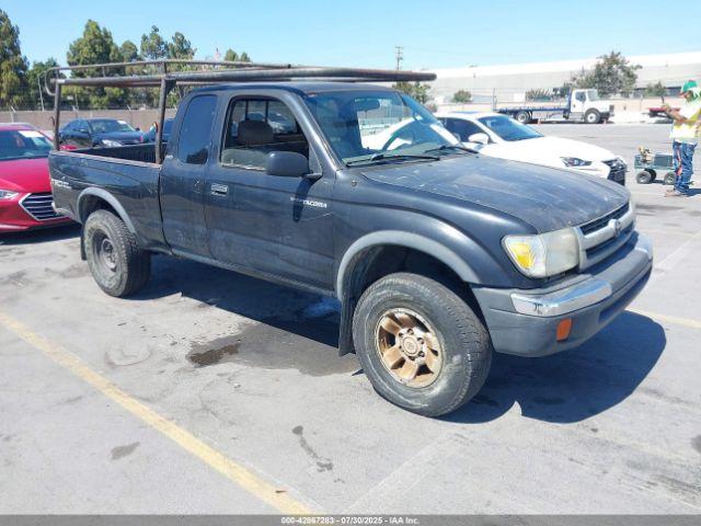  Salvage Toyota Tacoma