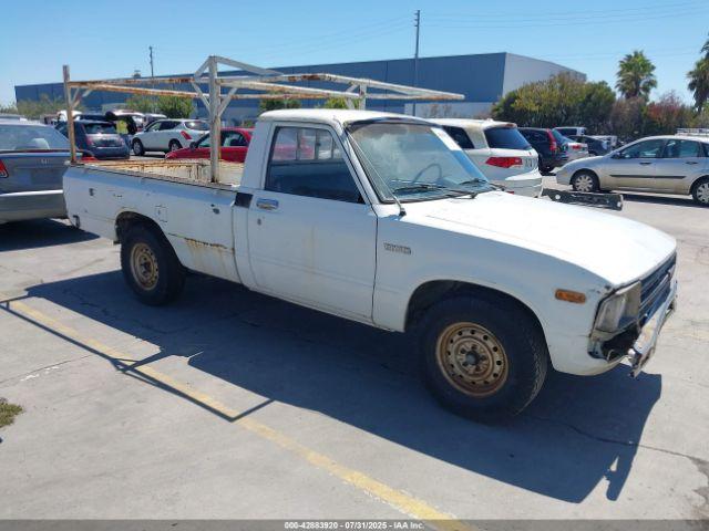  Salvage Toyota Pickup
