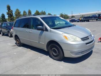  Salvage Toyota Sienna