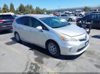  Salvage Toyota Prius v