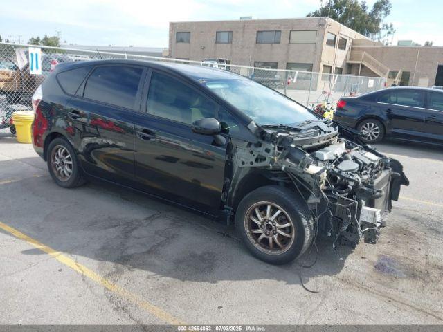  Salvage Toyota Prius v