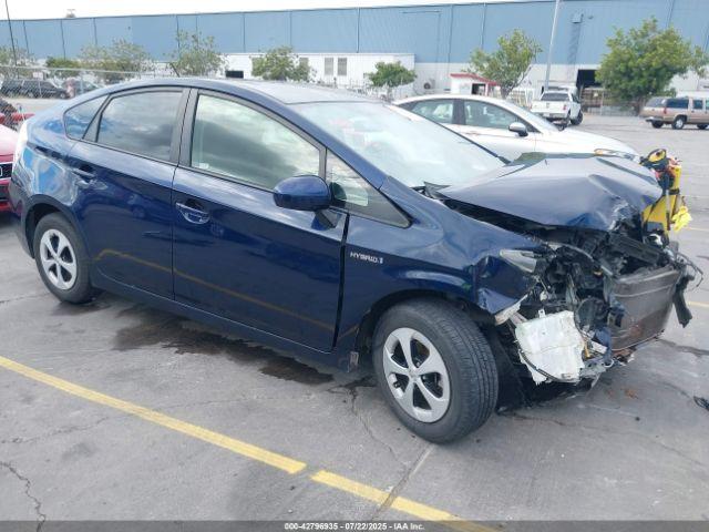  Salvage Toyota Prius