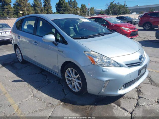  Salvage Toyota Prius v