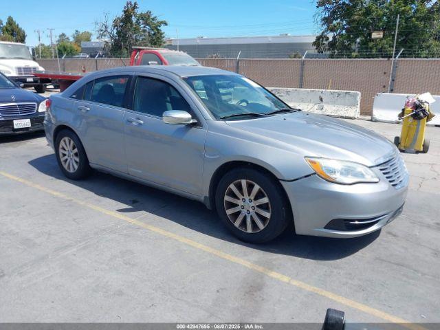  Salvage Chrysler 200