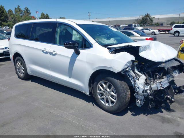  Salvage Chrysler Voyager