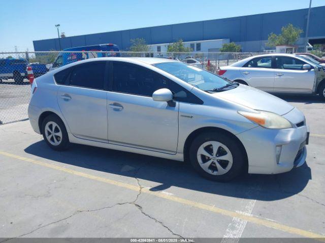  Salvage Toyota Prius
