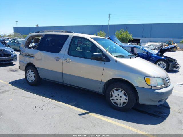  Salvage Toyota Sienna