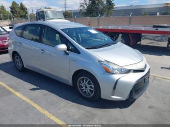  Salvage Toyota Prius v