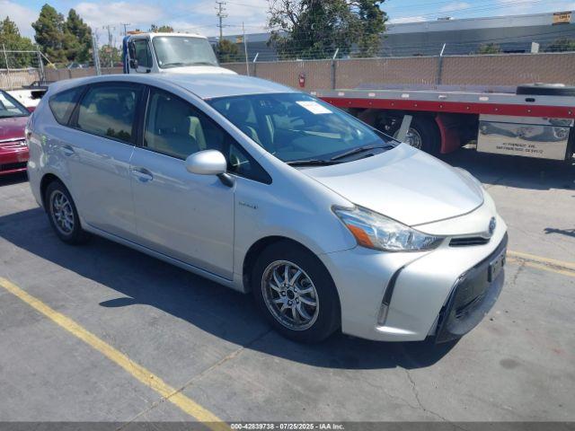  Salvage Toyota Prius v