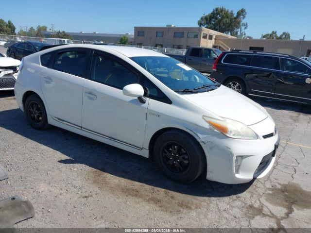  Salvage Toyota Prius