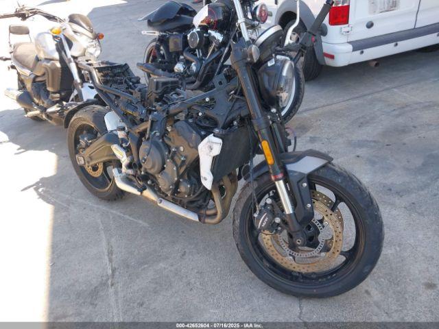  Salvage Triumph Motorcycle Trident 660