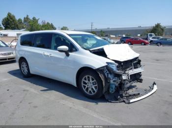  Salvage Chrysler Pacifica