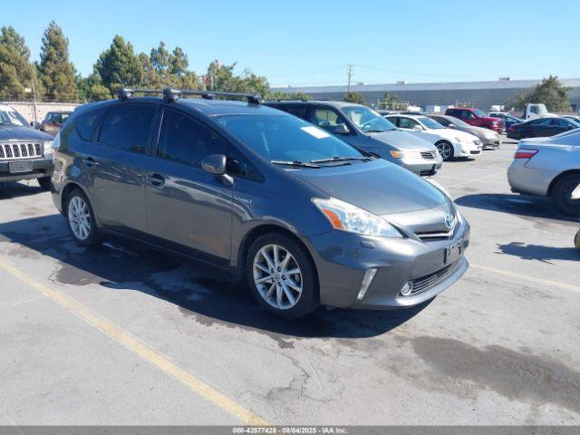  Salvage Toyota Prius v