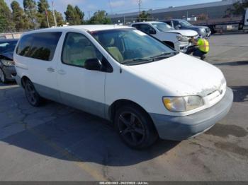  Salvage Toyota Sienna