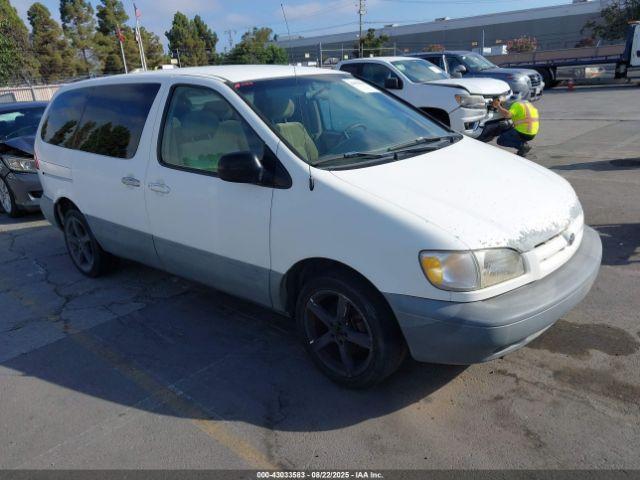  Salvage Toyota Sienna