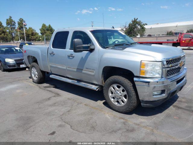  Salvage Chevrolet Silverado 2500