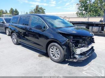  Salvage Toyota Sienna