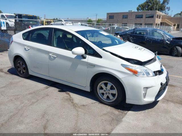  Salvage Toyota Prius