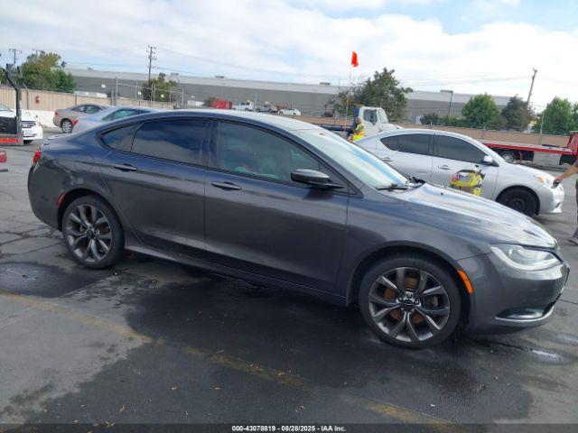  Salvage Chrysler 200