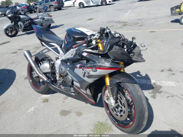  Salvage Triumph Motorcycle Daytona