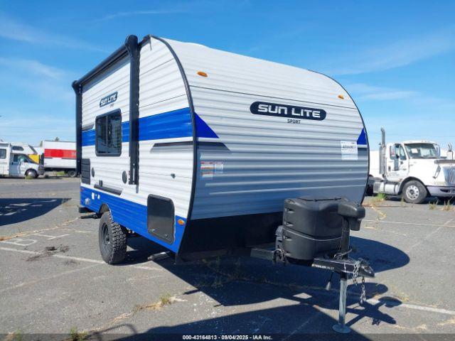  Salvage Sun Lite Trailer