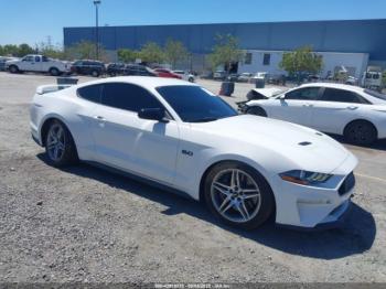  Salvage Ford Mustang