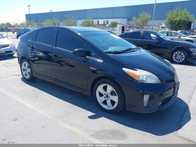  Salvage Toyota Prius