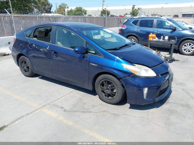  Salvage Toyota Prius