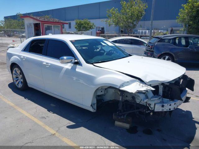  Salvage Chrysler 300