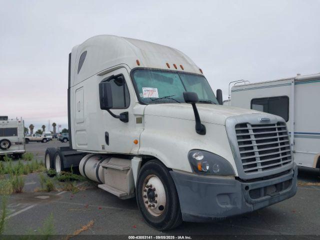  Salvage Freightliner Cascadia 125