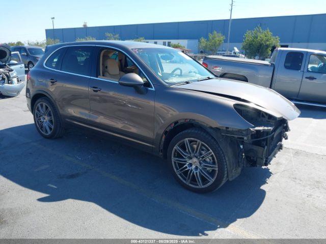  Salvage Porsche Cayenne