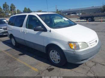  Salvage Toyota Sienna