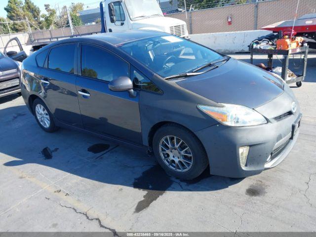  Salvage Toyota Prius