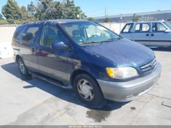  Salvage Toyota Sienna