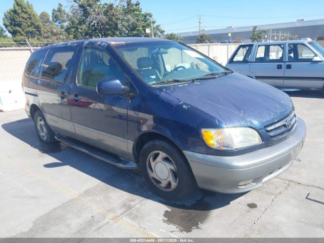  Salvage Toyota Sienna