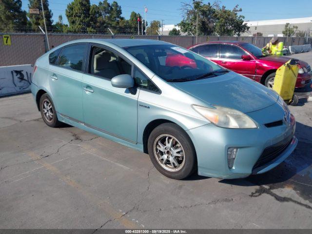  Salvage Toyota Prius