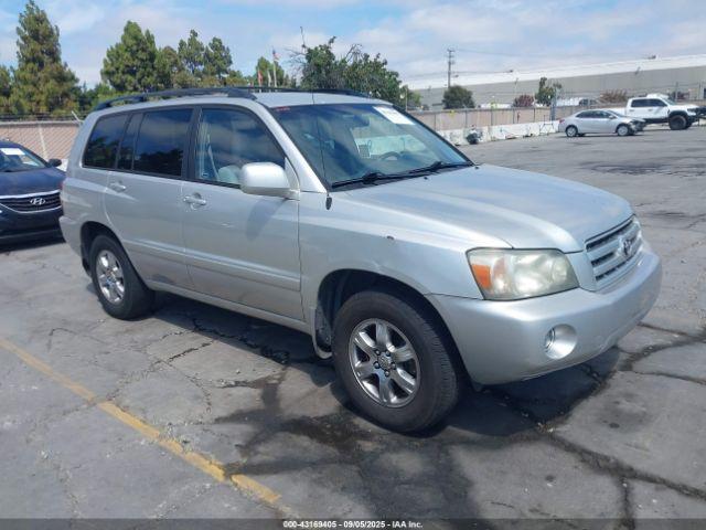  Salvage Toyota Highlander