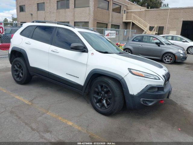  Salvage Jeep Cherokee