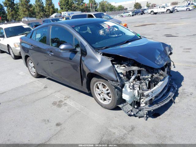  Salvage Toyota Prius